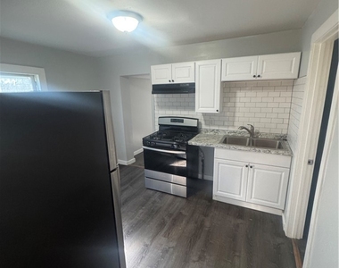 713 Emerson Avenue - Photo Thumbnail 10