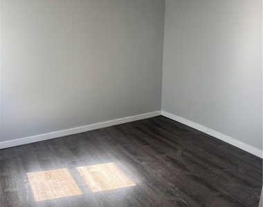 713 Emerson Avenue - Photo Thumbnail 13