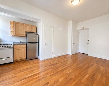 936 West End Avenue - Photo Thumbnail 3
