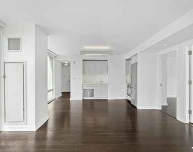 West 113th Street - Photo Thumbnail 6