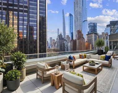 West 60th Street - Photo Thumbnail 4