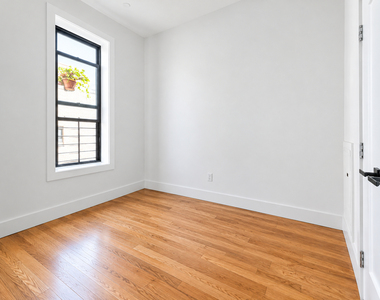 930 Dekalb Avenue - Photo Thumbnail 3