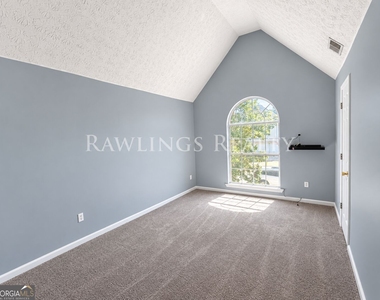 165 Concord Terrace - Photo Thumbnail 14