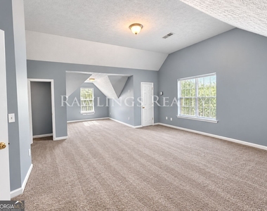165 Concord Terrace - Photo Thumbnail 12