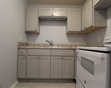 100 Tyler Street Nw - Photo Thumbnail 2