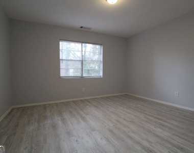100 Tyler Street Nw - Photo Thumbnail 3
