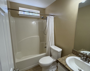 206 Acacia Drive - Photo Thumbnail 9