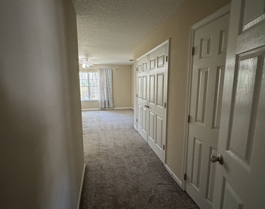 206 Acacia Drive - Photo Thumbnail 6