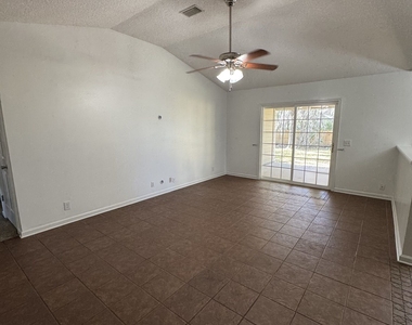 206 Acacia Drive - Photo Thumbnail 1