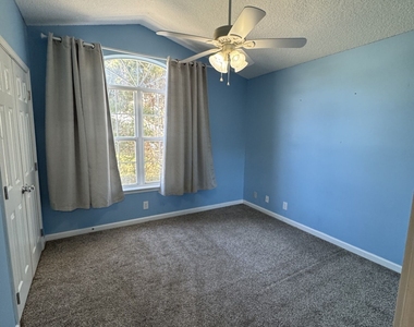 206 Acacia Drive - Photo Thumbnail 10