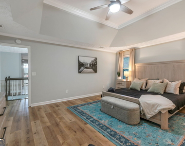 4439 Wood Creek Drive - Photo Thumbnail 14