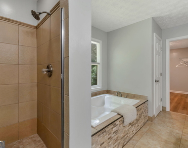 4439 Wood Creek Drive - Photo Thumbnail 16
