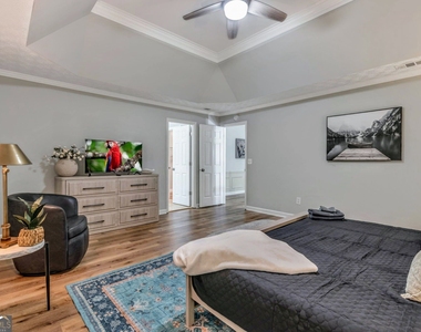 4439 Wood Creek Drive - Photo Thumbnail 21