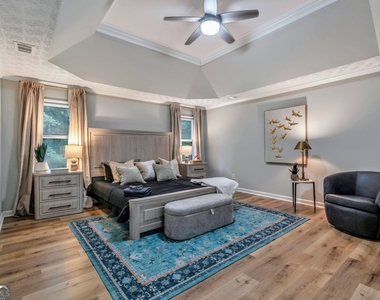 4439 Wood Creek Drive - Photo Thumbnail 12