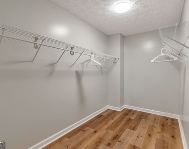 4439 Wood Creek Drive - Photo Thumbnail 18