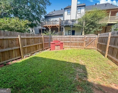 1044 Oaks Parkway Se - Photo Thumbnail 29