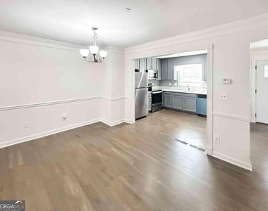 1044 Oaks Parkway Se - Photo Thumbnail 10