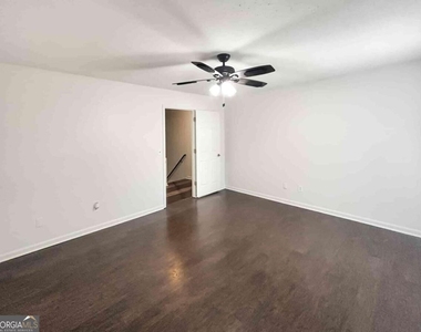 1044 Oaks Parkway Se - Photo Thumbnail 19