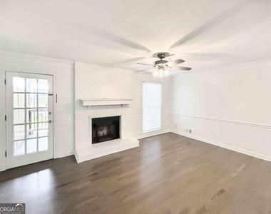 1044 Oaks Parkway Se - Photo Thumbnail 11