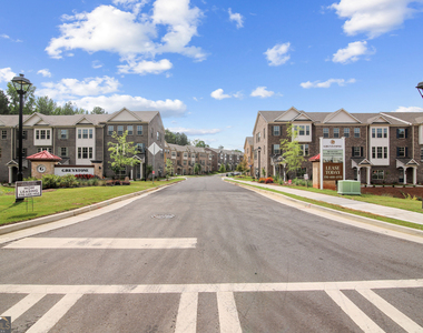 1576 Halstead Place - Photo Thumbnail 23