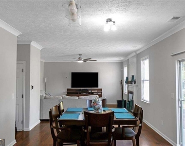 3152 Spruce Way - Photo Thumbnail 15