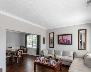3152 Spruce Way - Photo Thumbnail 21
