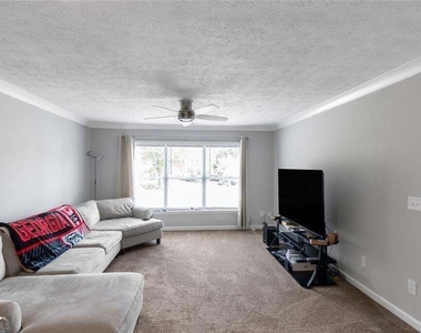 3152 Spruce Way - Photo Thumbnail 23
