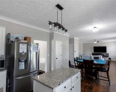 3152 Spruce Way - Photo Thumbnail 16