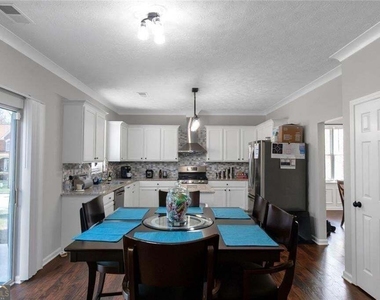 3152 Spruce Way - Photo Thumbnail 11