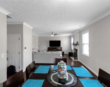 3152 Spruce Way - Photo Thumbnail 17