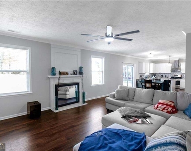 3152 Spruce Way - Photo Thumbnail 8