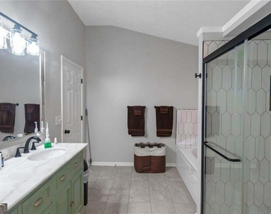 3152 Spruce Way - Photo Thumbnail 34