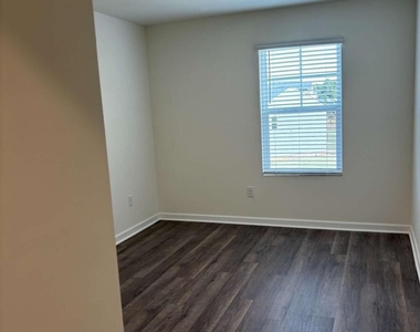 214 Coastal Drive - Photo Thumbnail 6