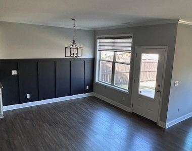 1650 Albion Drive - Photo Thumbnail 12