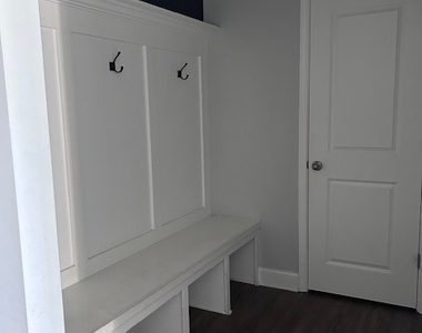 1650 Albion Drive - Photo Thumbnail 6
