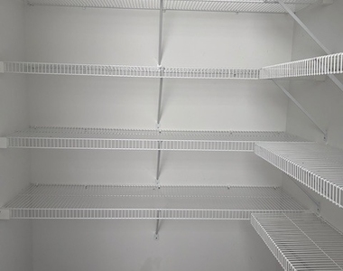 1650 Albion Drive - Photo Thumbnail 11