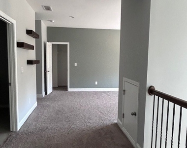 1650 Albion Drive - Photo Thumbnail 13