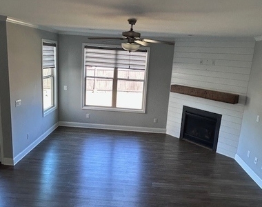 1650 Albion Drive - Photo Thumbnail 14