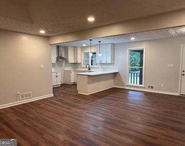5350 Hearn Road - Photo Thumbnail 7