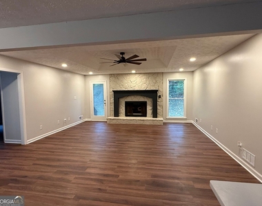 5350 Hearn Road - Photo Thumbnail 6