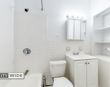 1043 Lexington Avenue - Photo Thumbnail 1