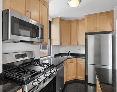 East 79th Street - Photo Thumbnail 2