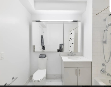 2-21 Malt Drive, Long Island City, NY 11101 - Photo Thumbnail 4