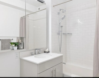 2-21 Malt Drive, Long Island City, NY 11101 - Photo Thumbnail 3