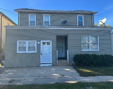 721 Lincoln Blvd - Photo Thumbnail 1