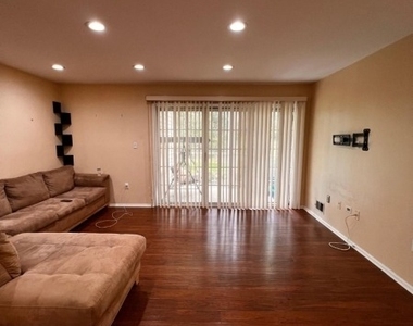 5 Caitlin Ct - Photo Thumbnail 4