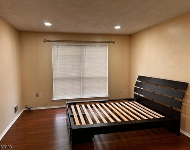 5 Caitlin Ct - Photo Thumbnail 8