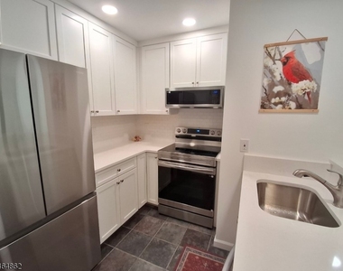 26 Larkspur Ct - Photo Thumbnail 6