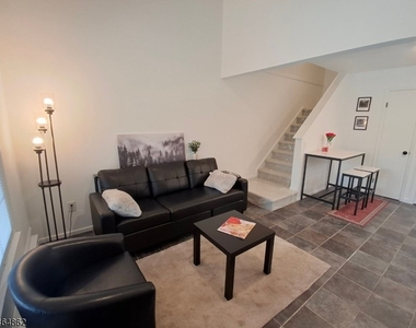 26 Larkspur Ct - Photo Thumbnail 17