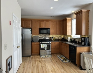 7 Crestview Dr - Photo Thumbnail 5